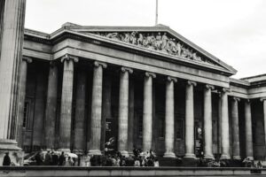 Black and white photo of the British Museum in London.